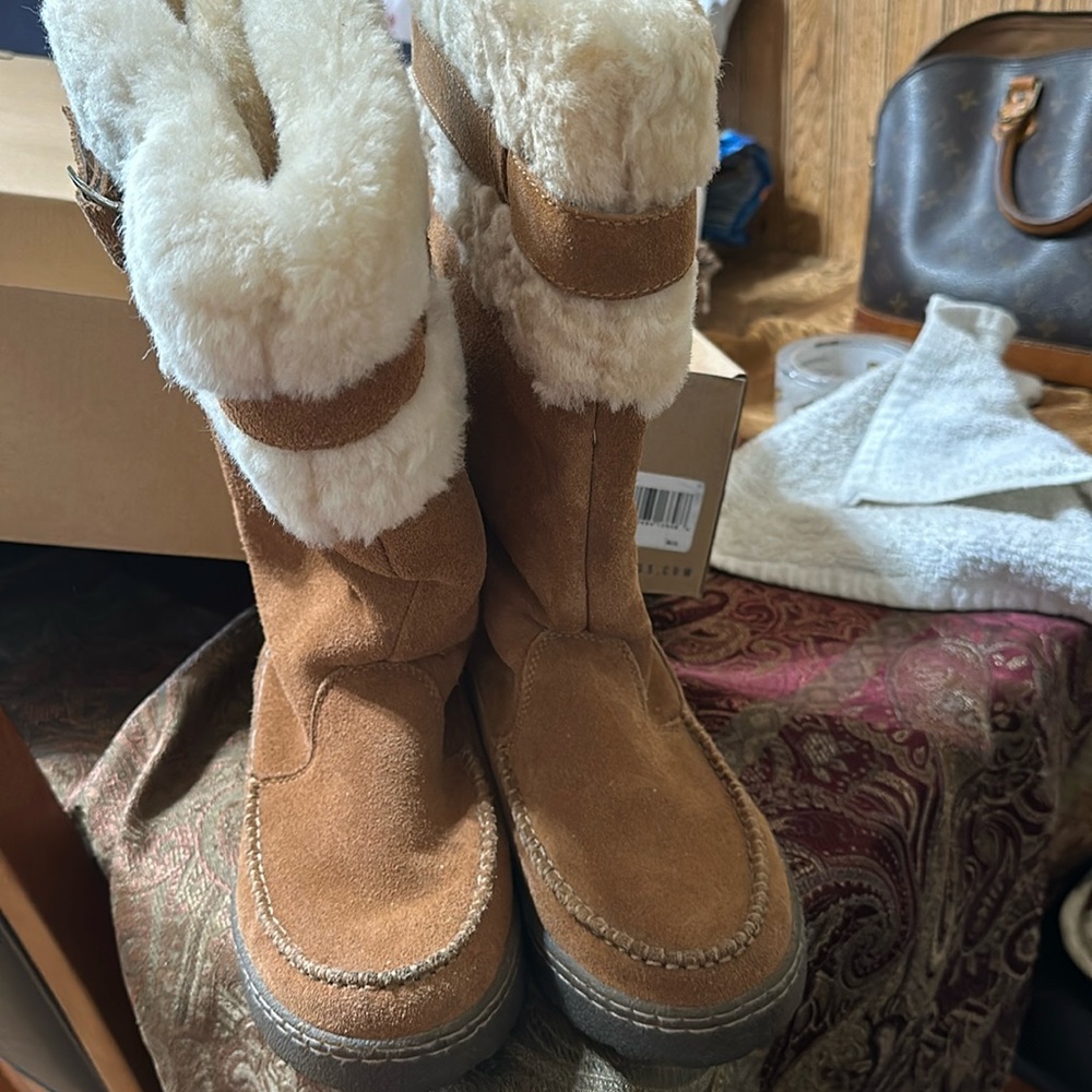 Boots size 10